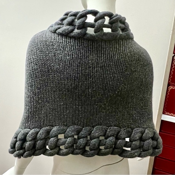 ROBERTA SCARPA Grey 100% Wool Knitted Poncho Made in ITALY Size M fits S-M - Picture 3 of 7